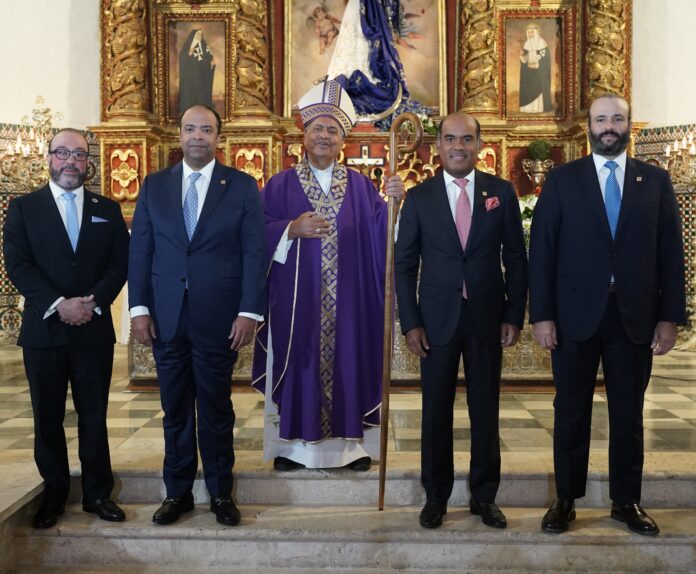1 PRINCIPAL - Francisco Campos Álvarez, Samuel Pereyra, Monseñor Ramón Benito Ángeles Fernández, Victor Rojas, Francisco Elias