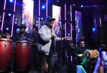 Sergio Vargas convierte sus grandes éxitos en un coro durante “Los Jueves del Cangrejo”