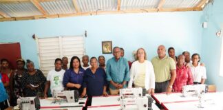 DASAC entrega modernas máquinas de coser a congregación religiosa a fin de contribuir al desarrollo del autoempleo de mujeres en San Cristóbal